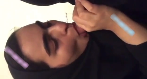 ساک زدن دانش آموز برای معلم در مدرسه