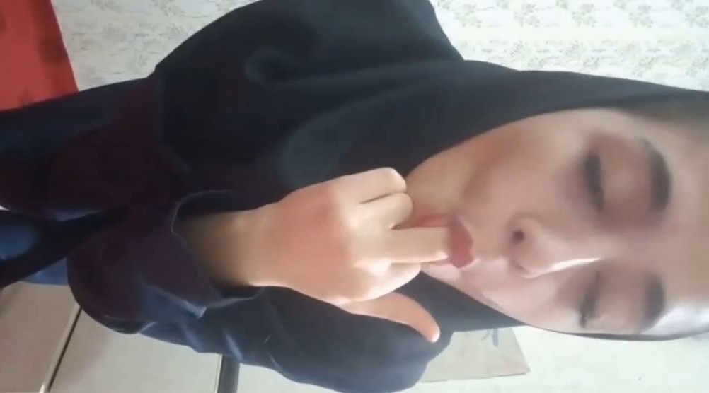 بدن نمایی فاطمه دختر تینیجر دهه هشتادی پارت 5