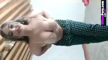 بدن نمایی و خود ارضایی دختر روستایی کم سن تپل